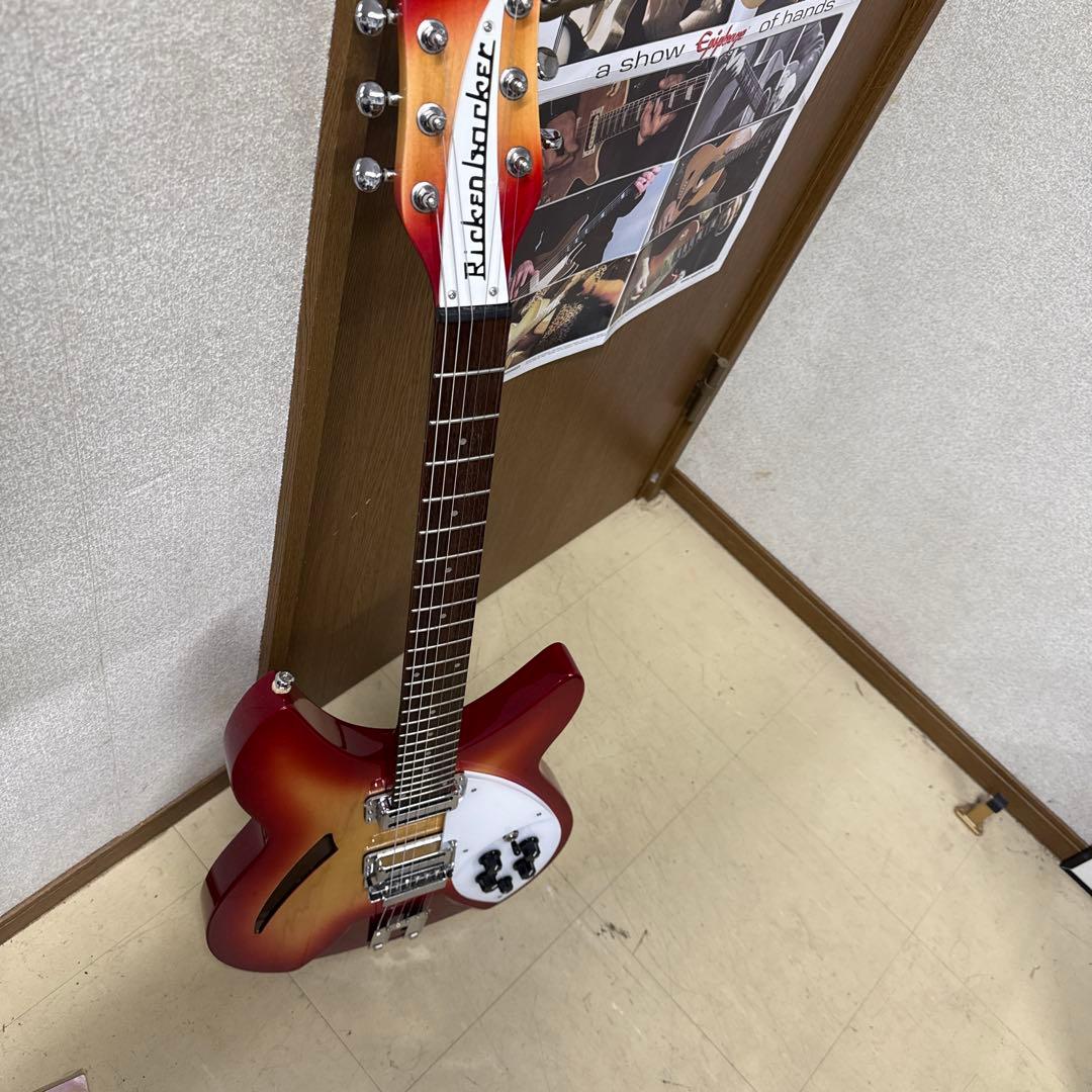 Rickenbacker 330 タイプ 　エレキギター レッドグラデーション