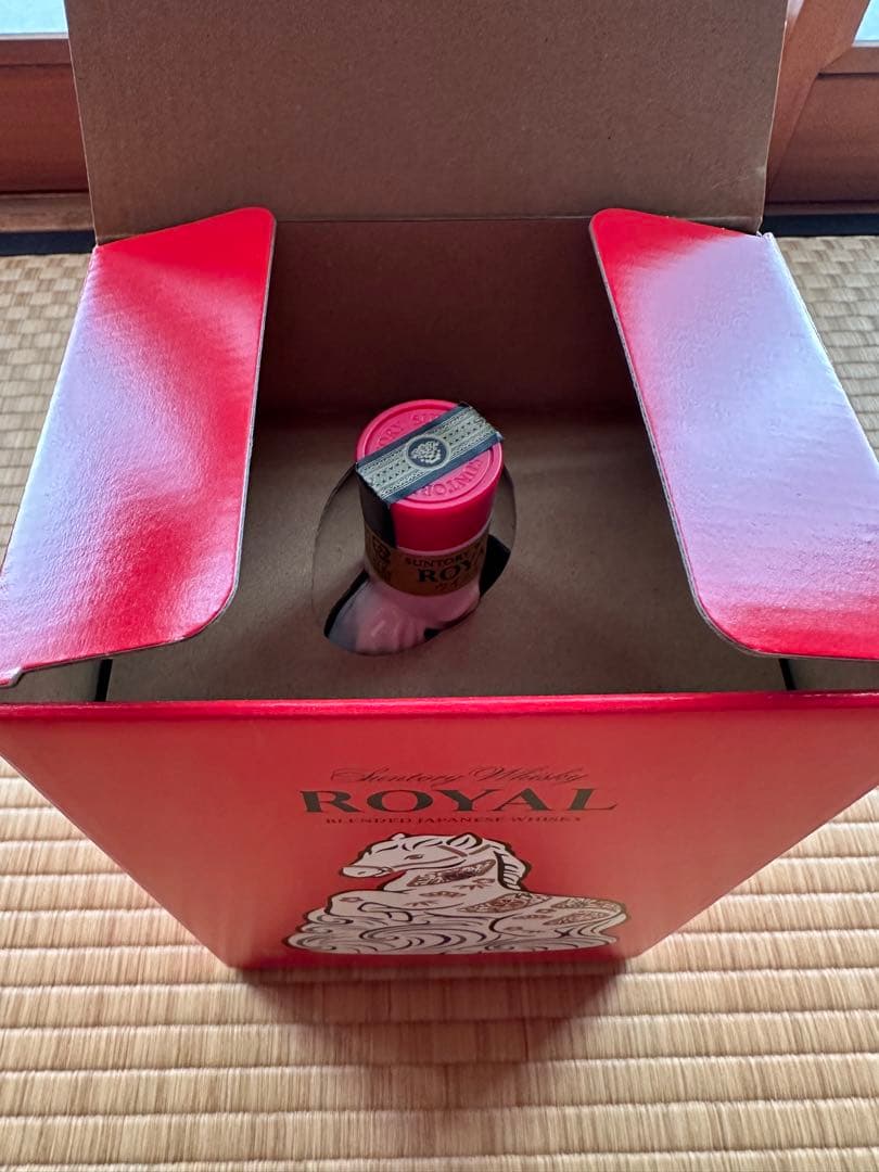 【未開封】　サントリー ウイスキー ローヤル 午歳 ボトル 600ml