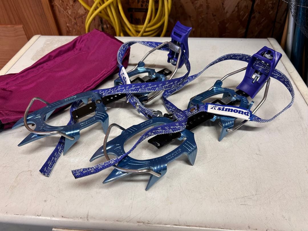 シモン　アルミアイゼン