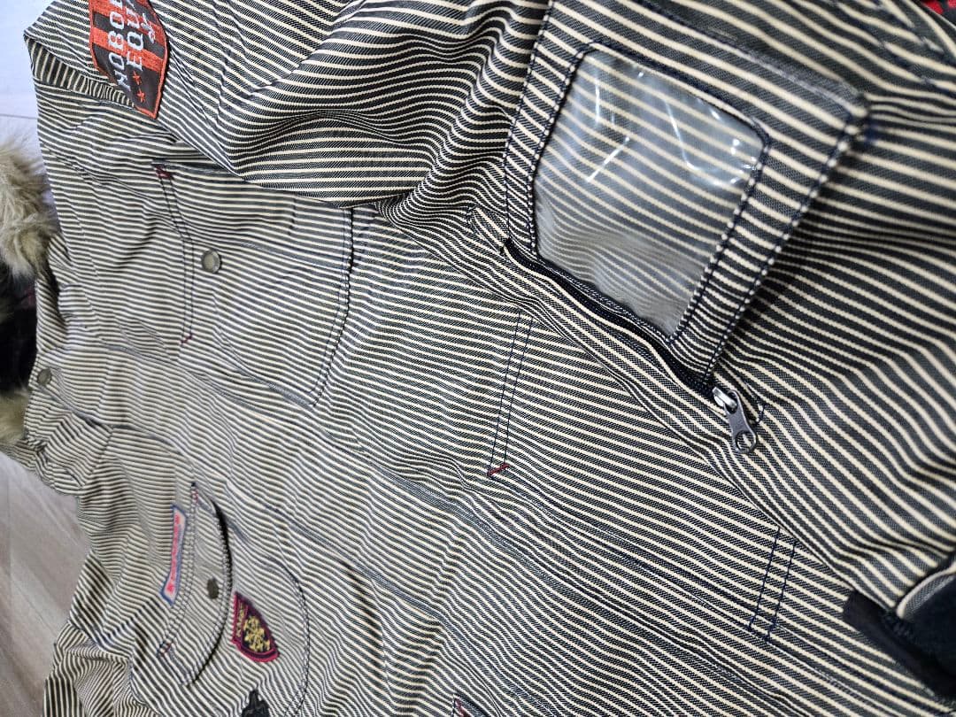 新品未使用　キスマークスキ・ボードーウェアLサイズ