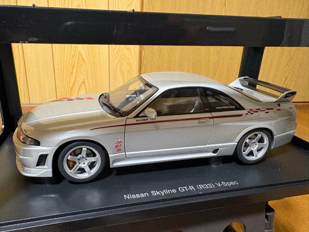 1/18 オートアート ニスモ スカイライン R33 GT-R NISMO