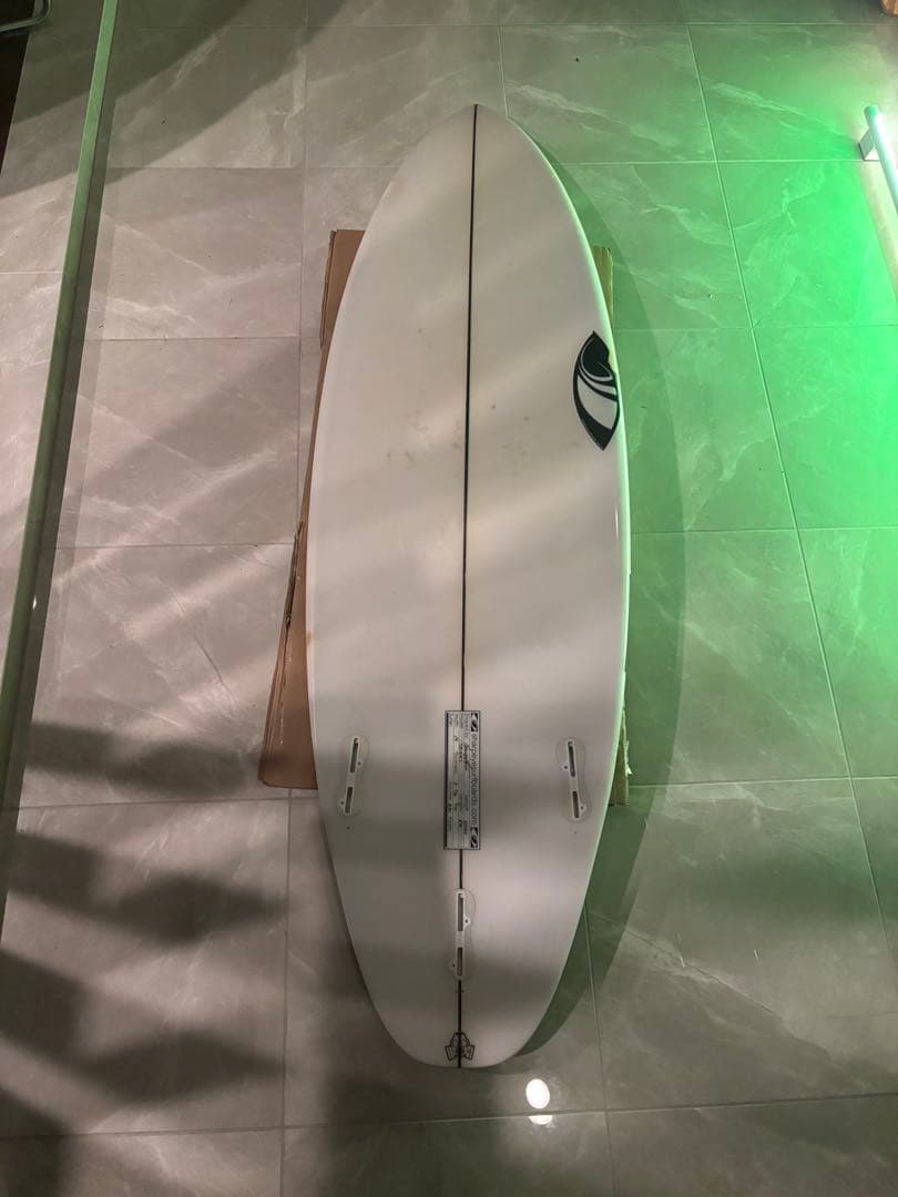 Sharpeye Surfboards ストームズ5.8