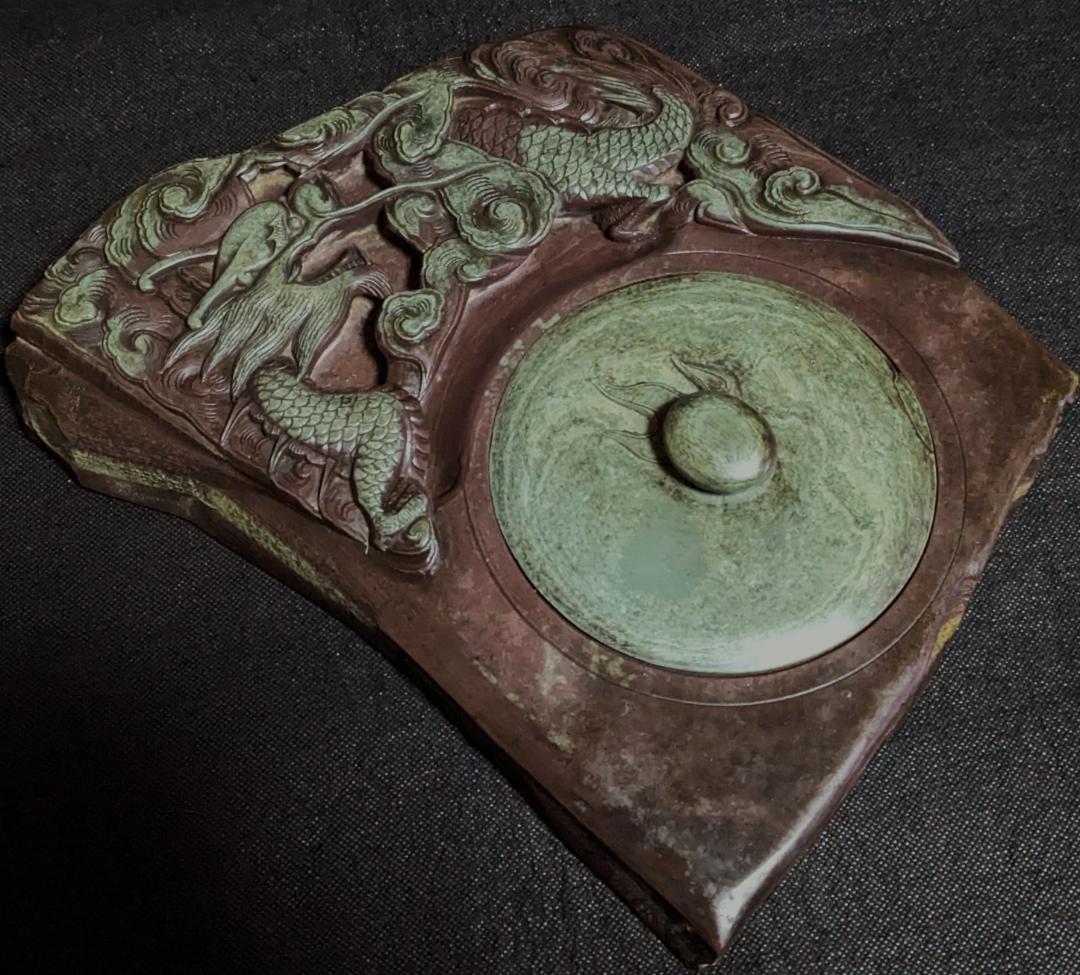 【雲龍文特大古硯　橋頭石】◆美しい翠雲石◆同石蓋付型◆貴重な北方名石◆旧満州遼硯