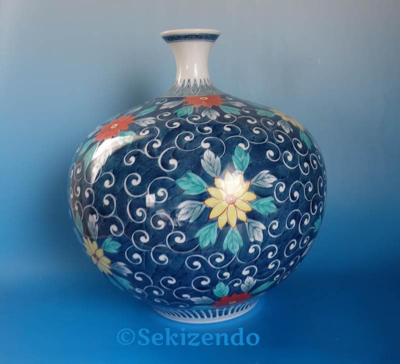 有田焼 色鍋島　菊唐草文　一峰窯　江上峰弥　花瓶　花器　壷　飾壷　共箱 2507