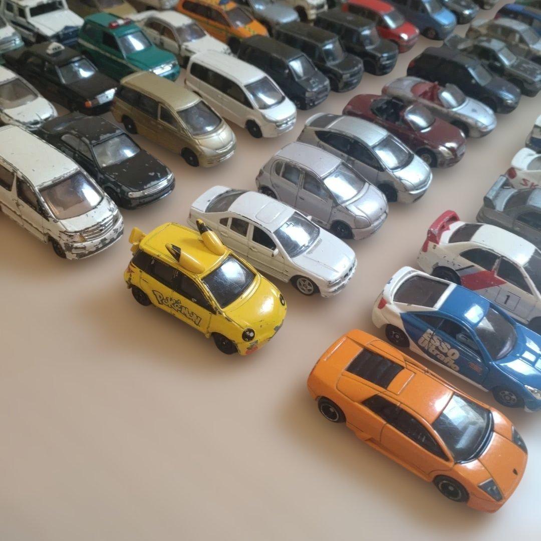 トミカ まとめ売り（トミカ１１１台＋バイク３台＋他メーカ－３台）ジャンク品