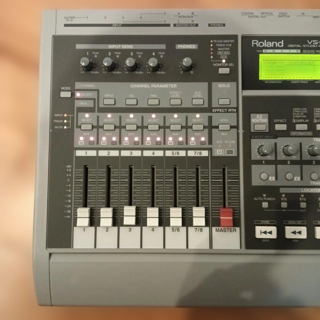 ROLAND　VS-840EX マルチトラックレコーダー　ケース　説明書あり