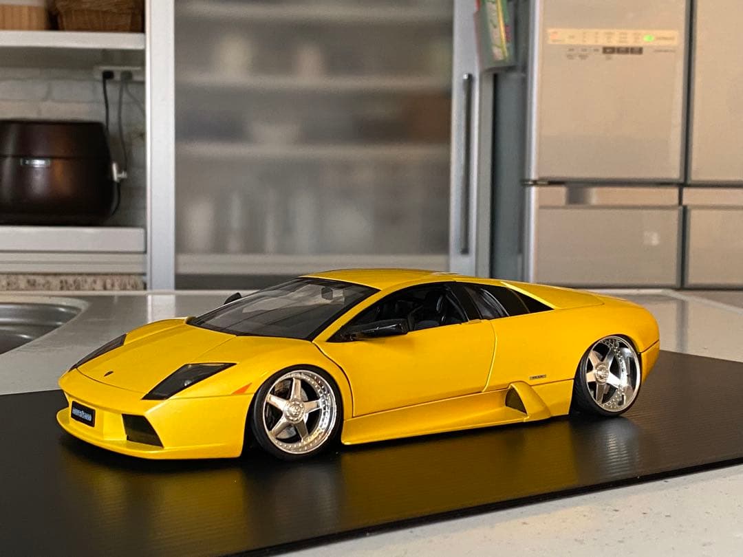 ランボルギーニ　ムルシエラゴ 　　　ローダウンカスタム　1/18