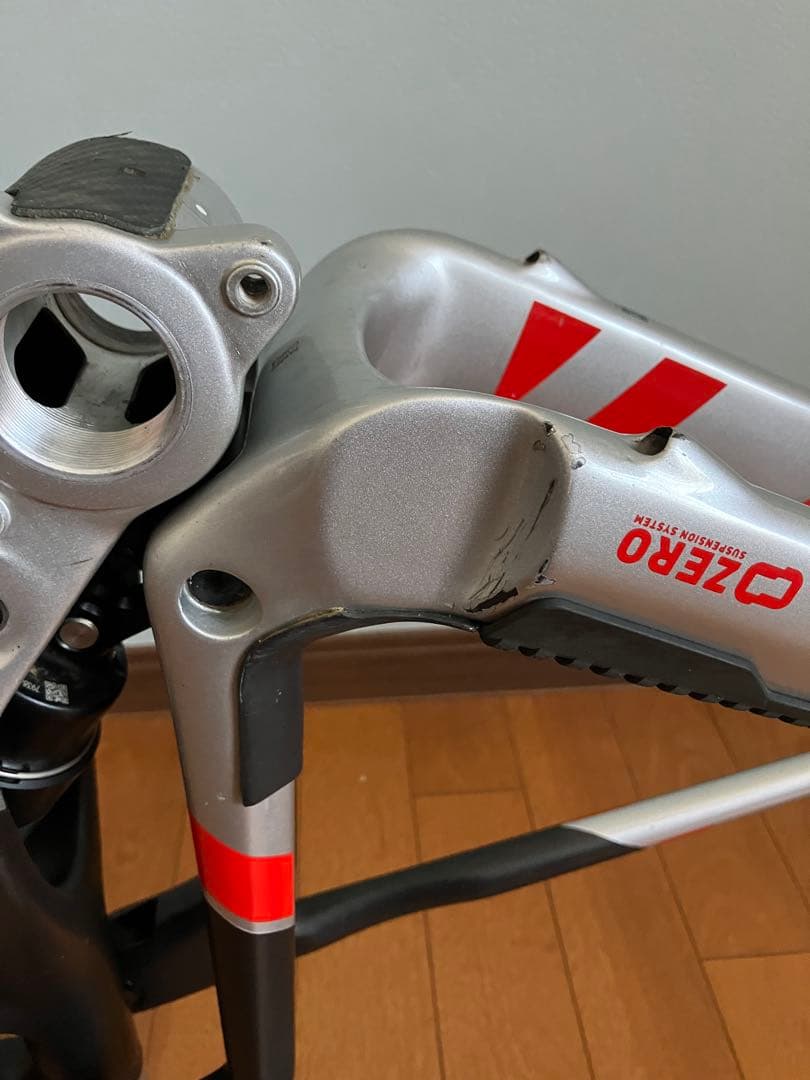 Mondraker Superfoxy RR カーボンフレーム M