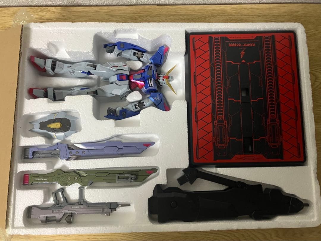 L BUILD デスティニーガンダム & ストライクフリーダムガンダム