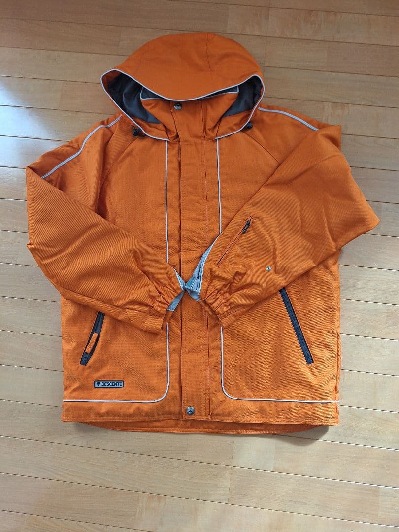 DESCENTE　スキースノボウェア