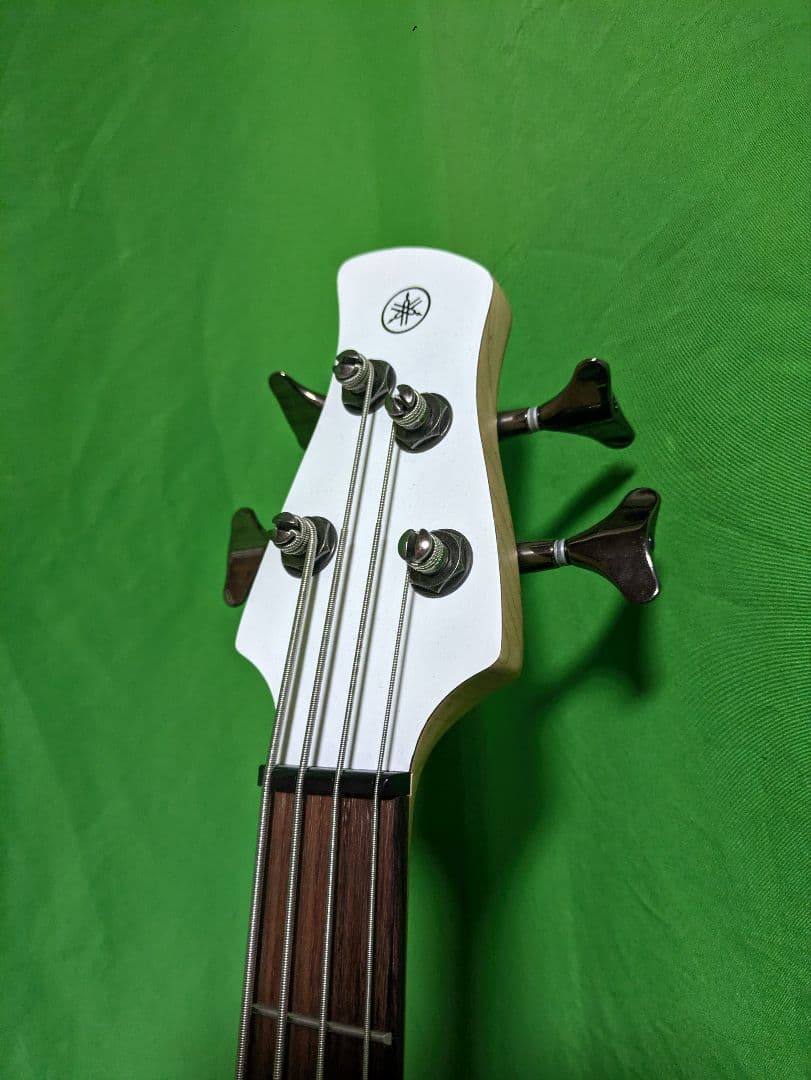 ヤマハ YAMAHA TRBX 304 ホワイト 付属品付き