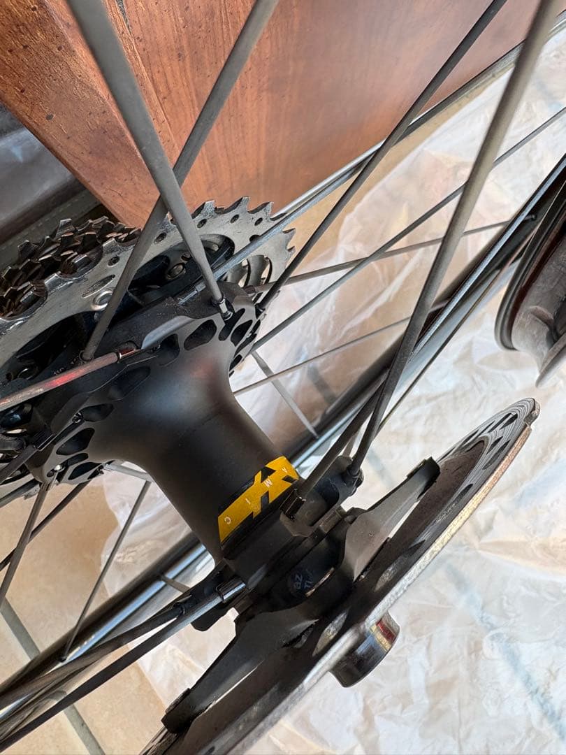 ELITEWHEELS DRIVE 45Dカーボンホイール