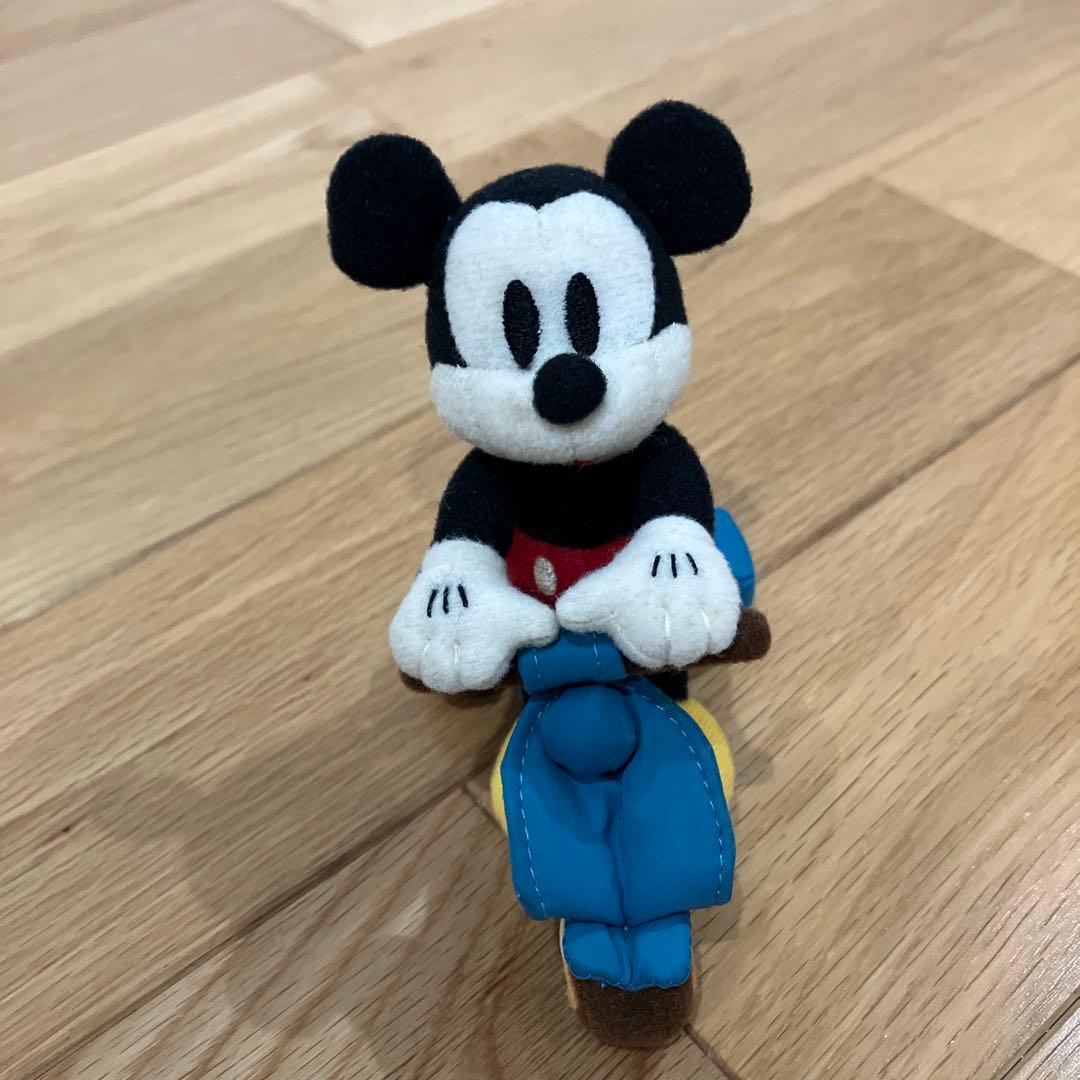 東京ディズニーシー　ミッキーマウス　バイクぬいぐるみキーホルダー　ぶるぶるレトロ