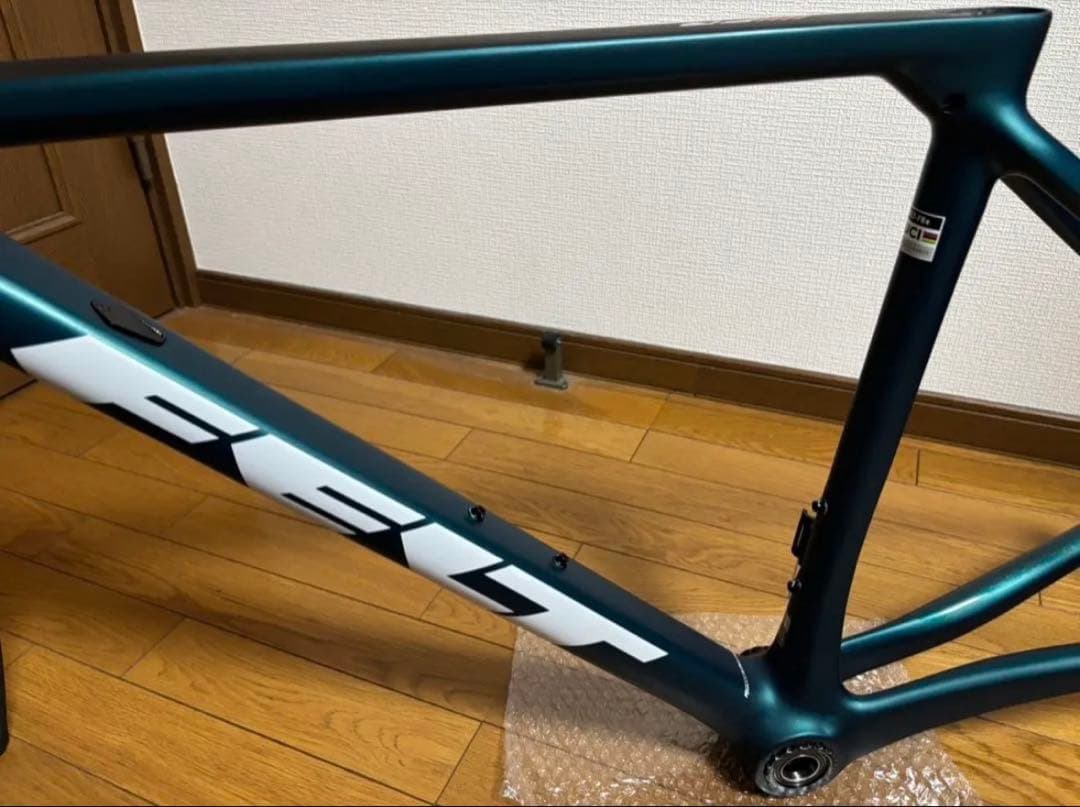 （未走行品）FELT FR4.0 フレームセット