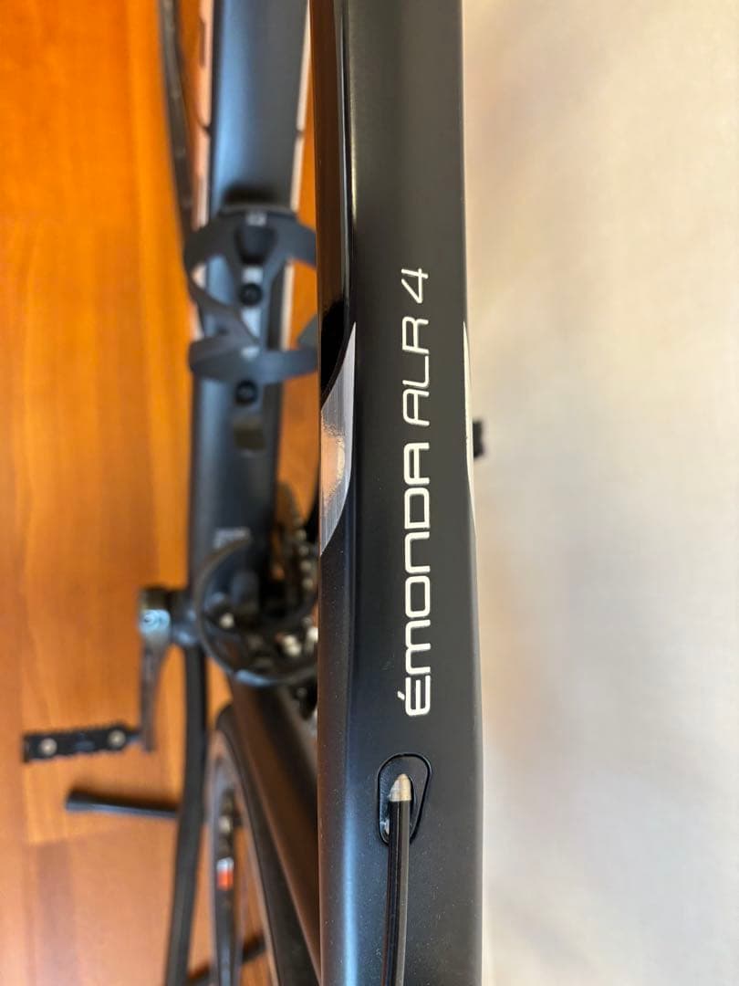 EMONDA ALR4 BLK サイズ54