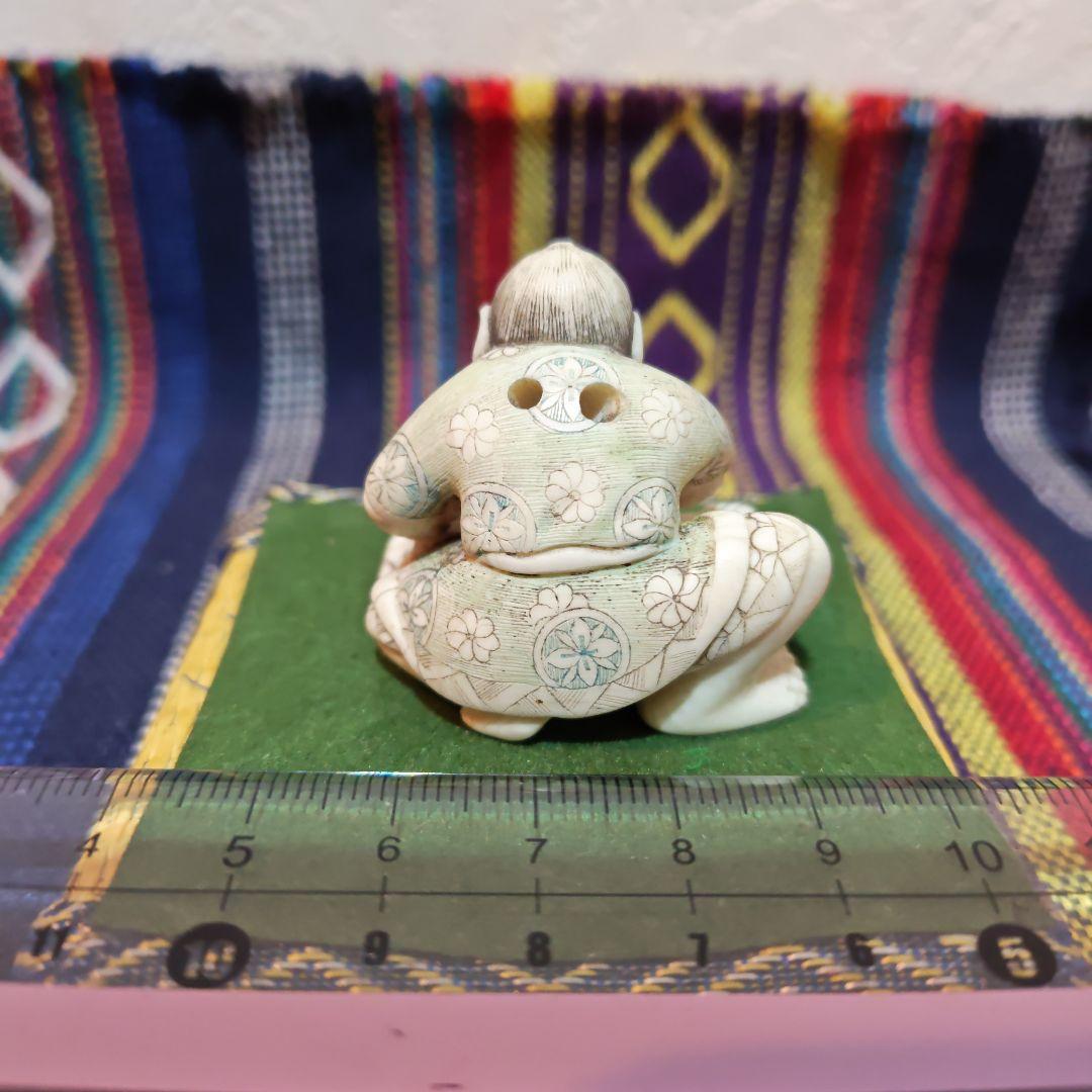 時代提物 彩色人物根付 天然素材 在銘【江戸の暮らし】高さ約4cm 重さ約28ｇ