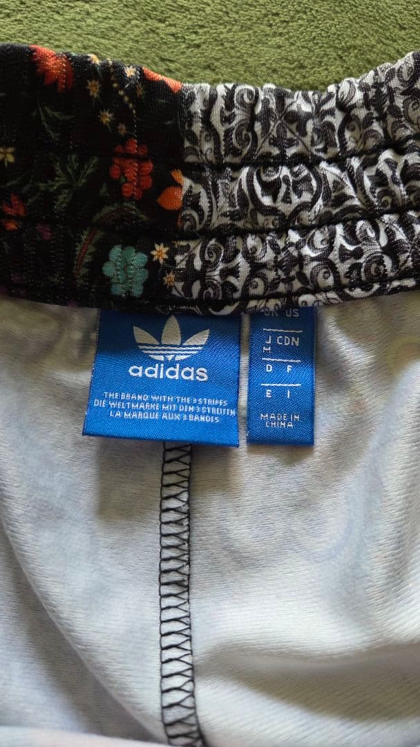 アディダスセットアップ(タンクトップ+パンツ+ジャージ)3点セット