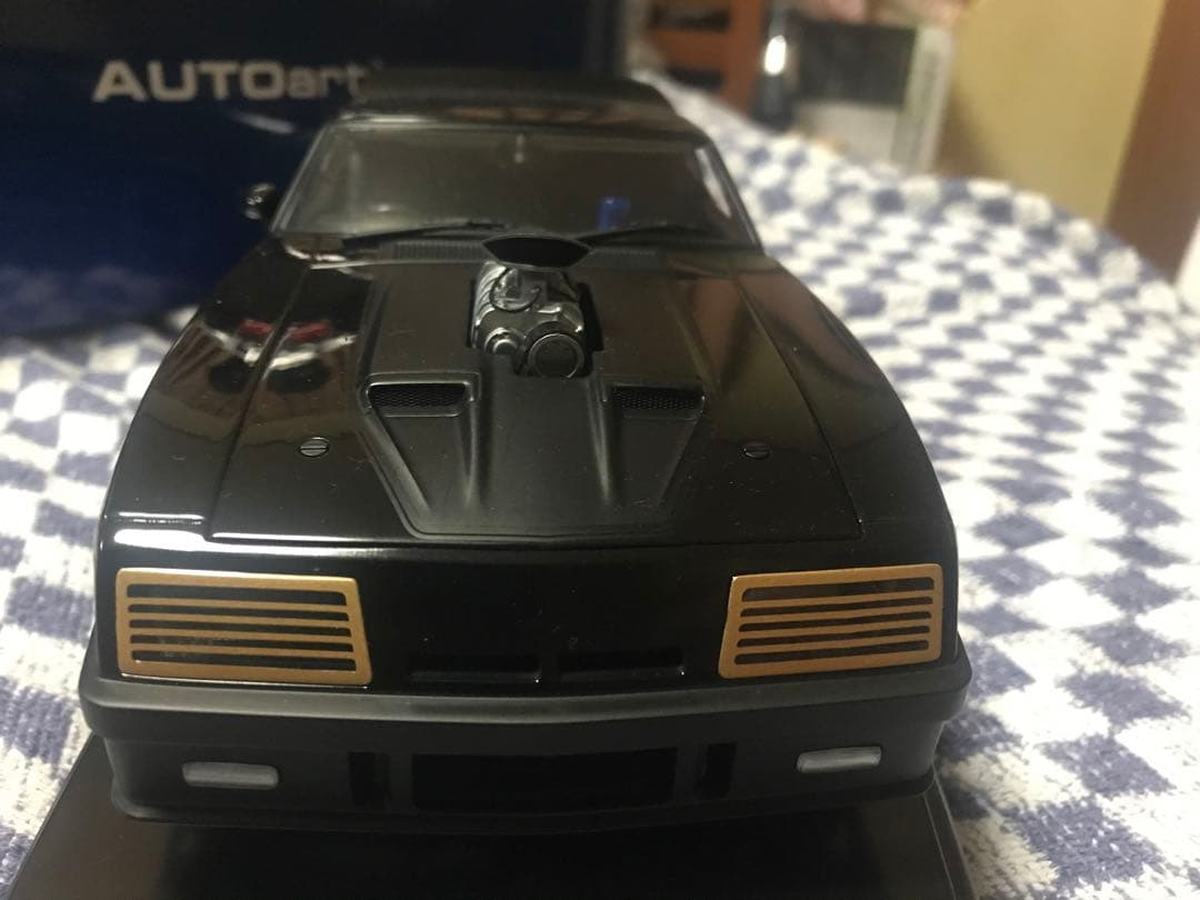 AUTOart 1:18 MADMAX インターセプター