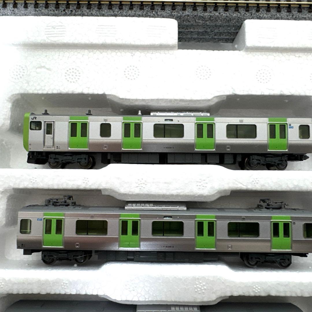 KATO Nゲージ スターターセット E235系 山手線 10-030入門セット