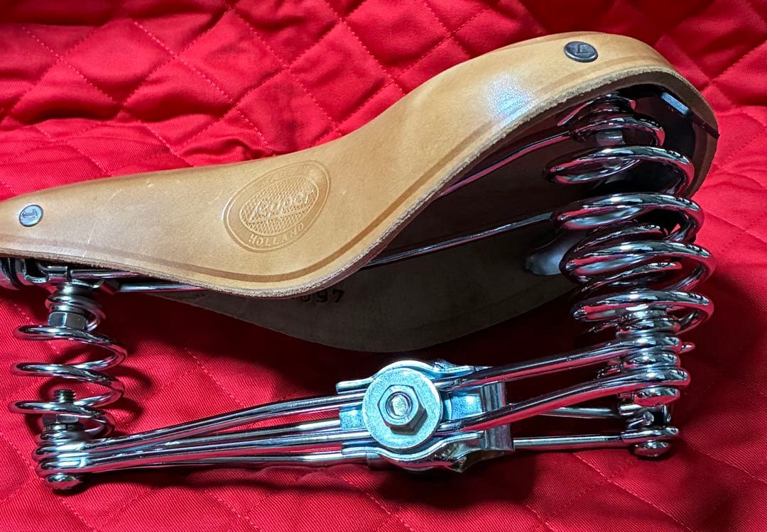 Lepper社　レッパー社　本革サドル　自転車パーツ　オランダ　未使用品