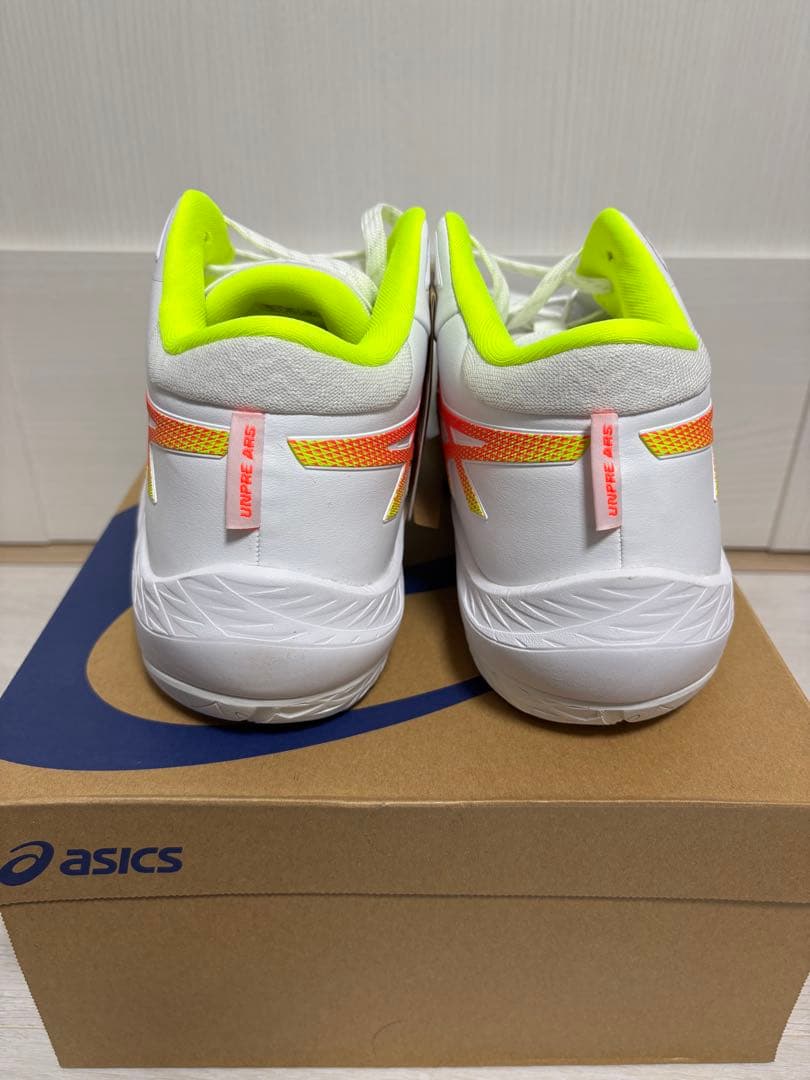 ASICS UNPRE ARS 2 28.0cm ホワイト/レッド/イエロー