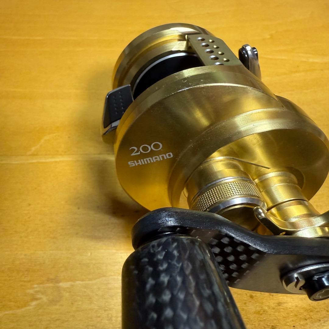 SHIMANO 200 ベイトリール ゴールド