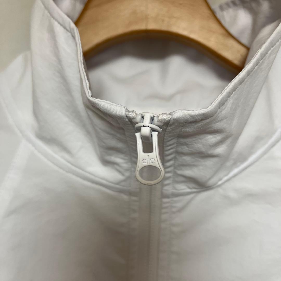alo yoga ハーフジップ ショート丈ナイロン ジャケット ホワイト M