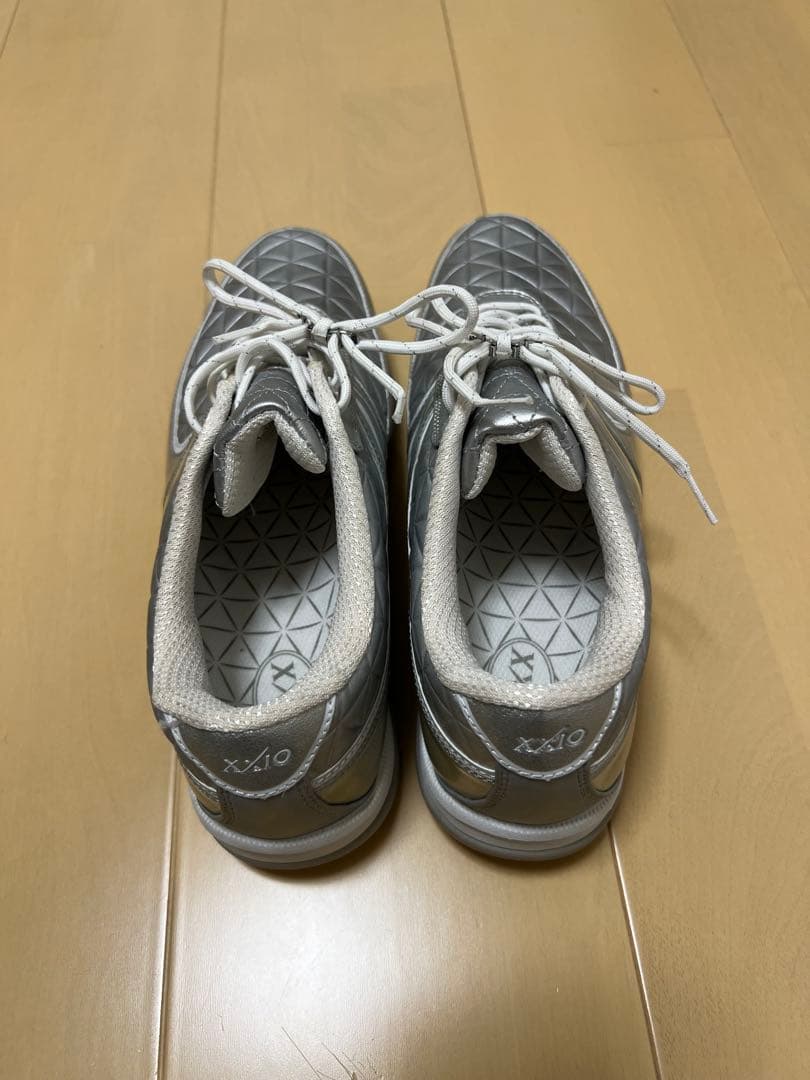 xxio ゼクシオ　シルバー ゴルフシューズ 女性用