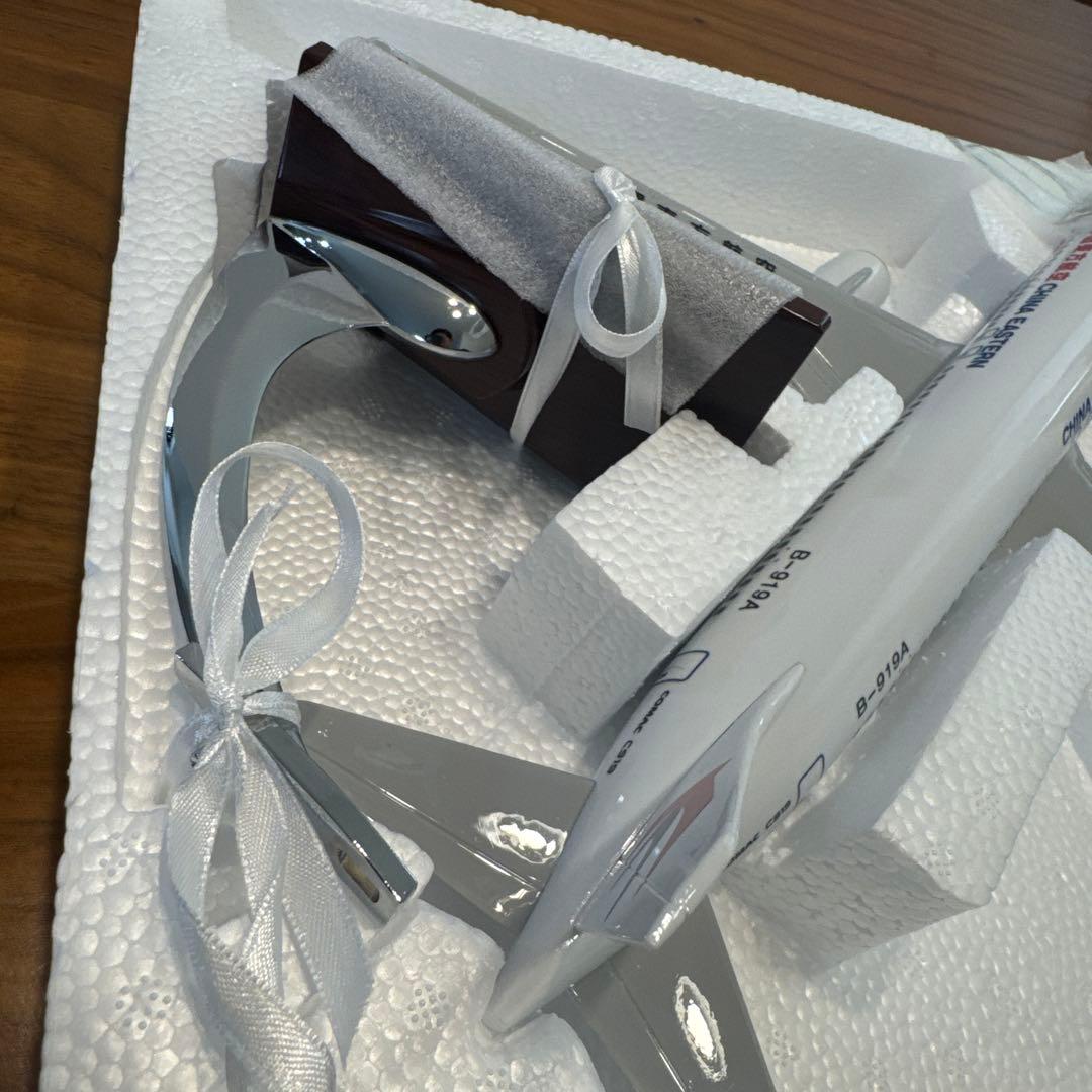 【貴重（新品）】中国東方航空モデルプレーン COMAC C919