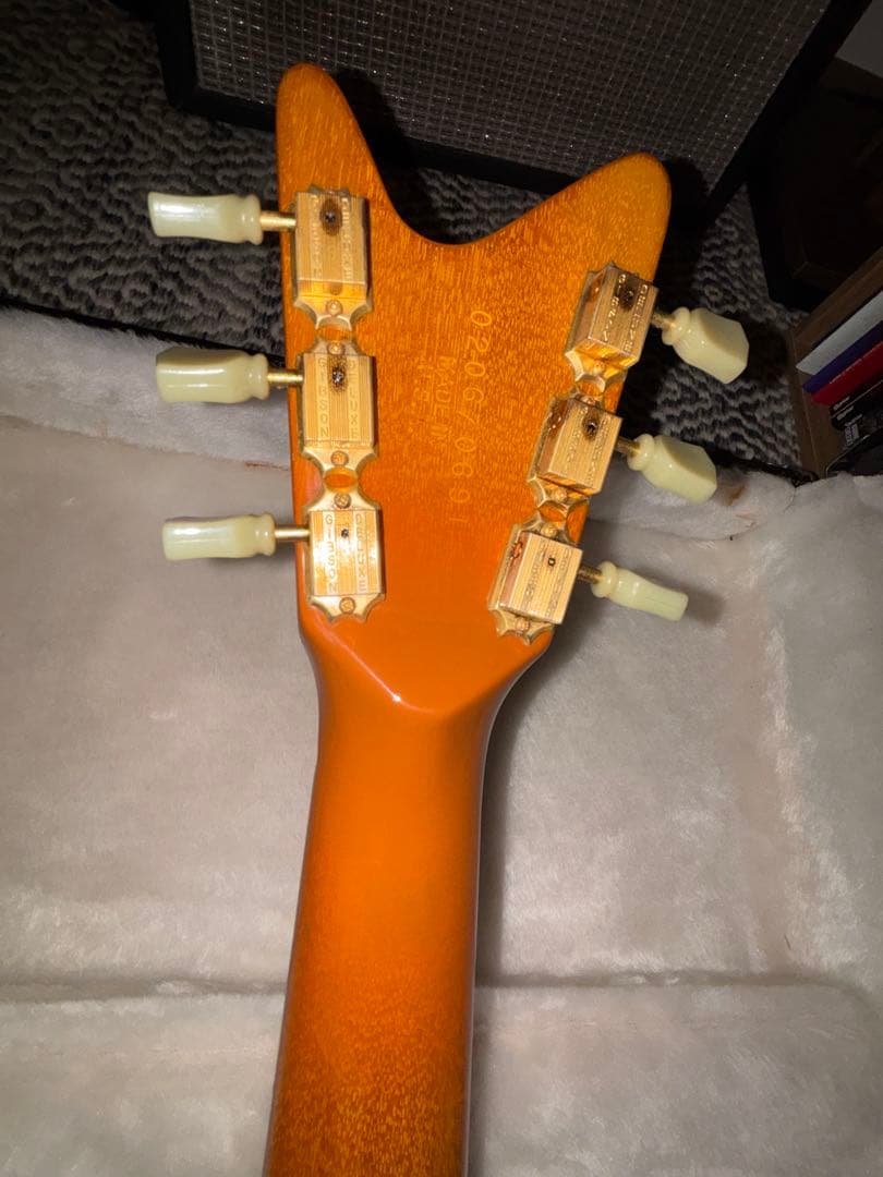 Gibson Reverse V（ギブソン リバースV）