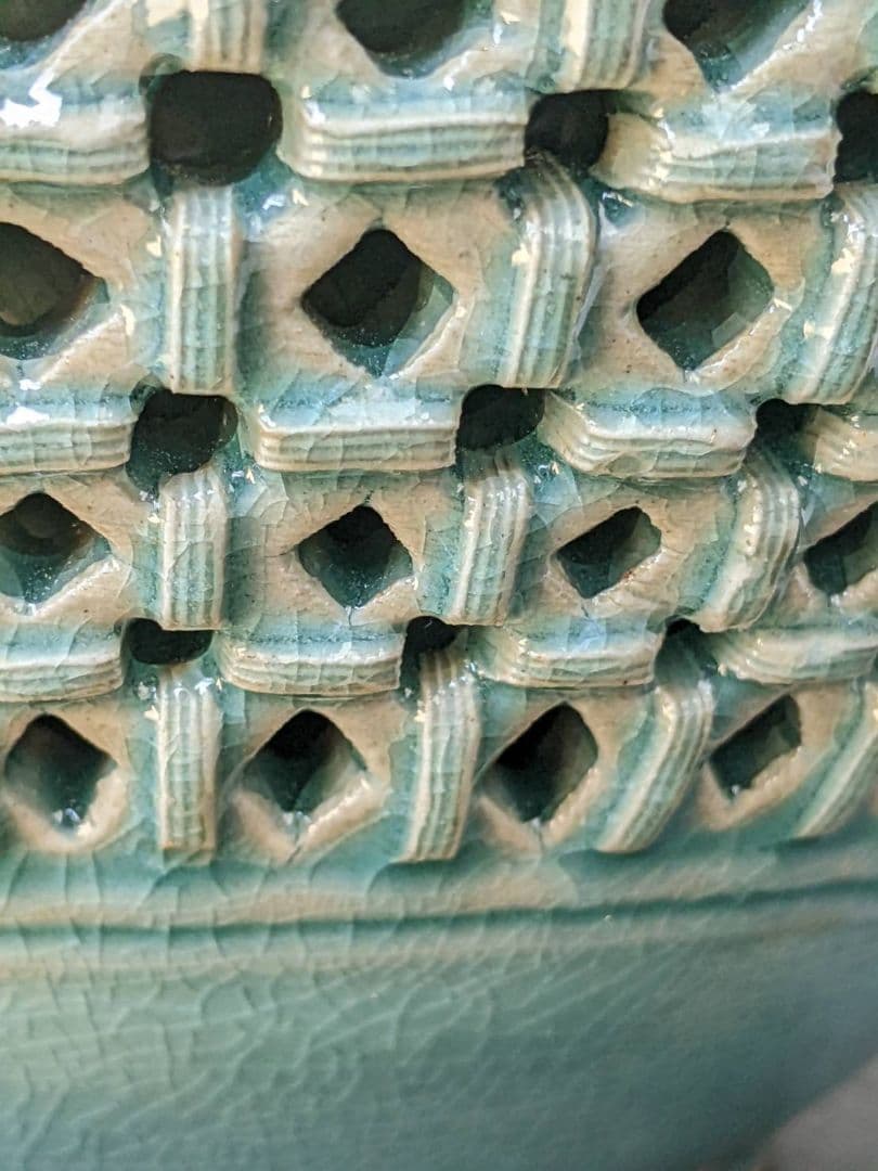 高麗青磁　熊津窯 花瓶 透かし 網目 青磁 花器 いいね！ 2 送料無料