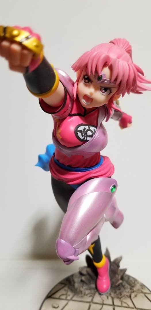 美品❗ダイの大冒険　マァム　フィギュア　ドラゴンクエスト　格闘家