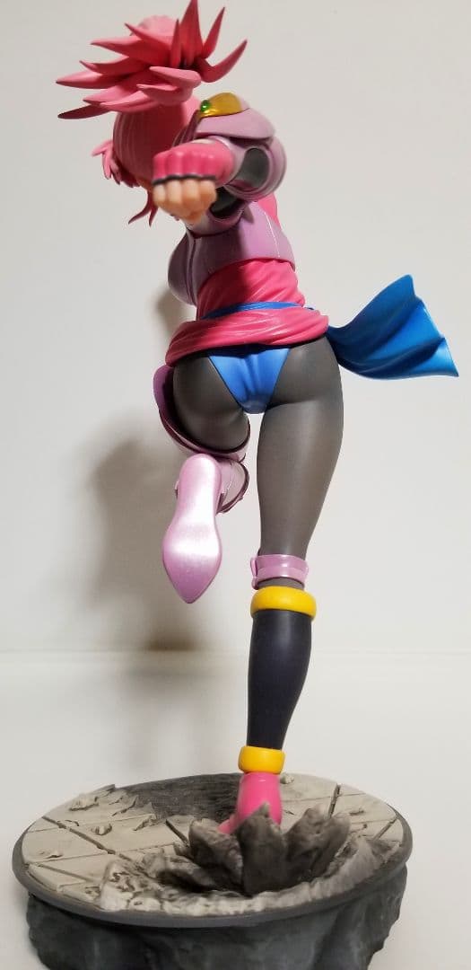 美品❗ダイの大冒険　マァム　フィギュア　ドラゴンクエスト　格闘家