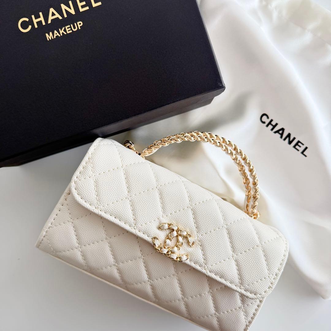 CHANEL ショルダーバッグ　シャネル　ホワイト　非売品　VIP限定ギフト