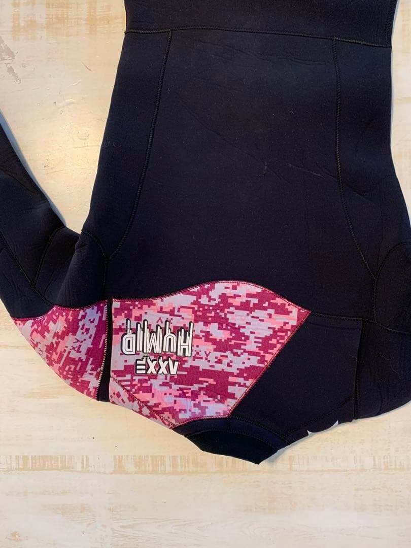 ￼レディースウェットスーツ、ジャーフル　M 3〜5ミリ