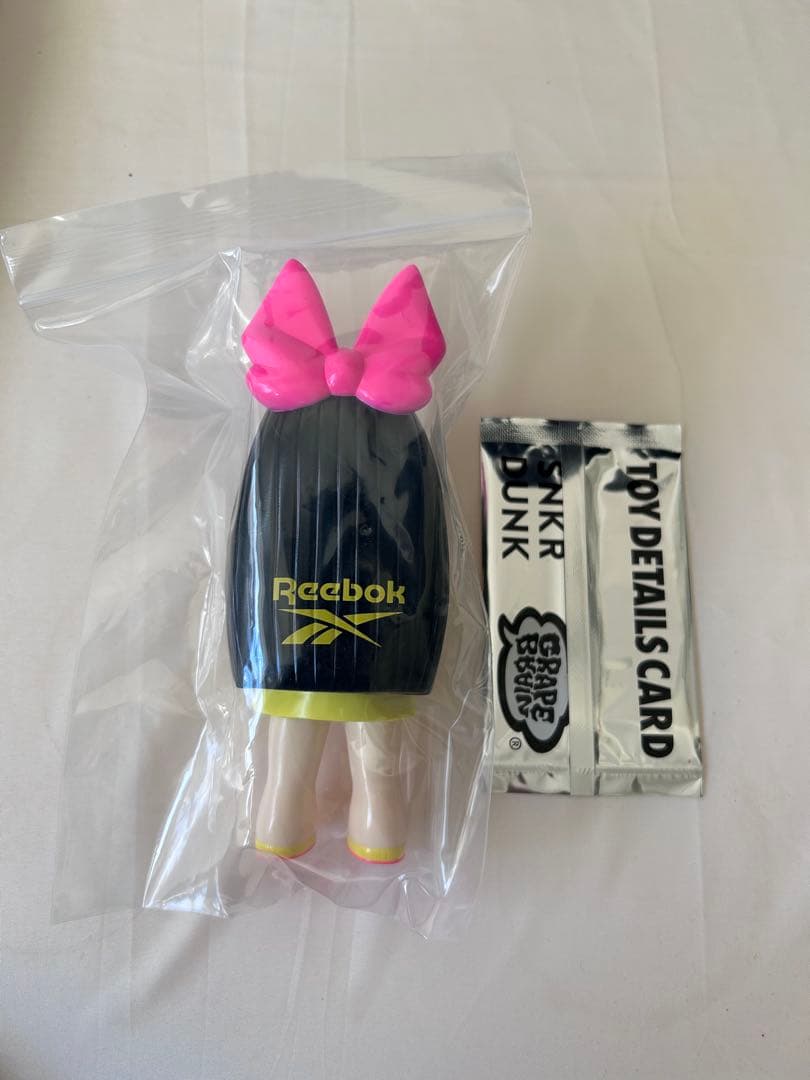 にぎるちゃんソフビとカードセット　 Reebokコラボ