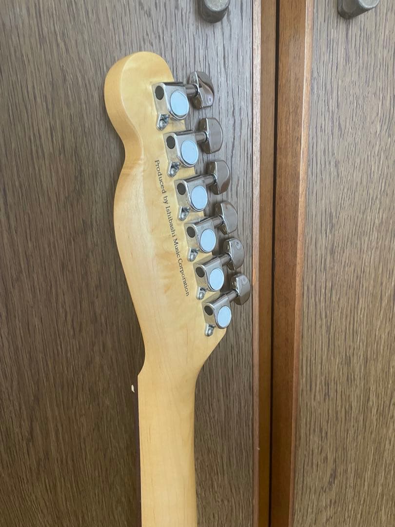 Mavisブランドのエレキギター