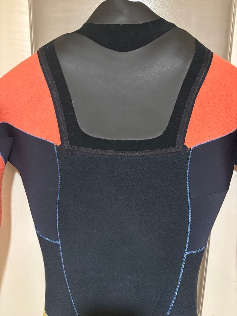 使用少なめ！　Hurley　セミドライ　チェストジップ　XLサイズ相当　日本製