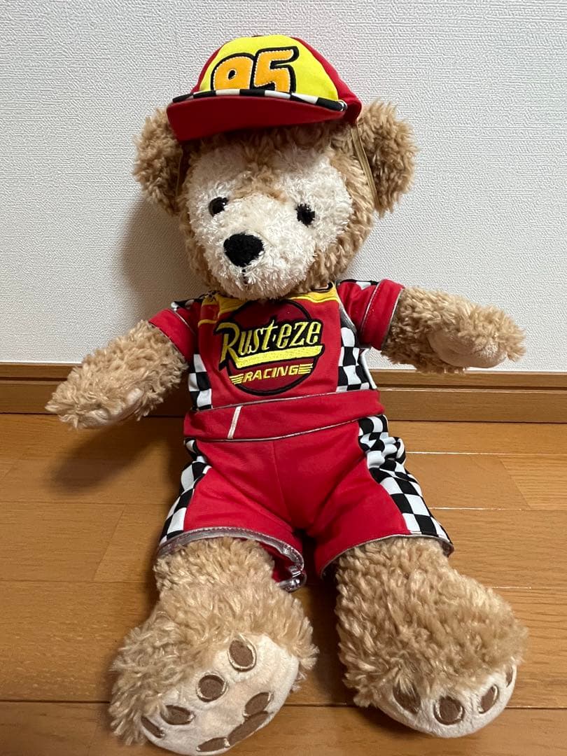 ダッフィー　ハワイ製　マックイーンコスチューム着用