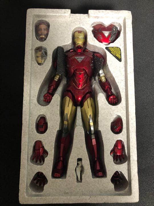 ホットトイズ　アベンジャーズ　1/6 フィギュア アイアンマン　マーク6
