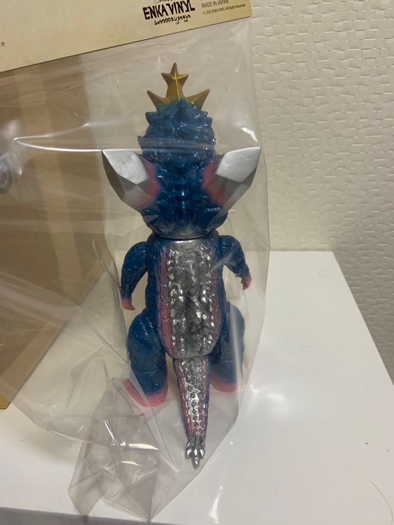 ロゴ入り輸送箱付き　enka vinyl スペースゴジラ　エンカビニール