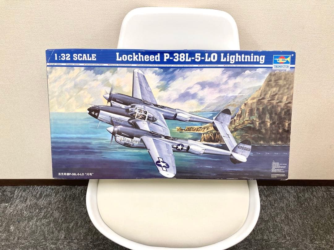 TRUMPETER 1/32 ロッキード P-38L-5-LO ライトニング