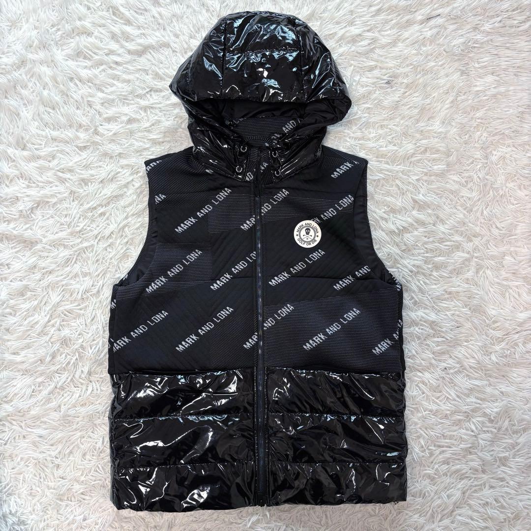 最新作 マークアンドロナ ダウン ベスト 総柄 ブラック ゴルフ