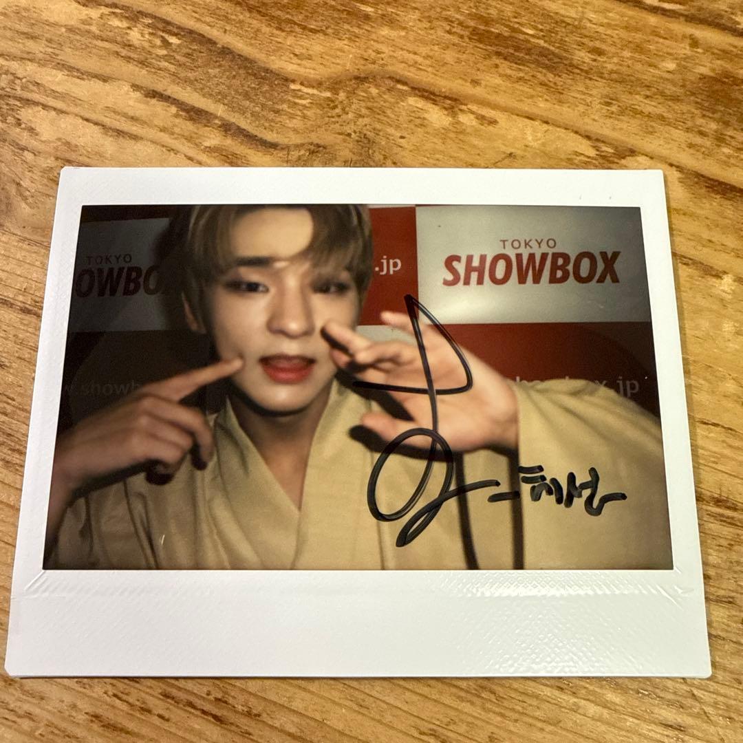 VANNER ヘソン　チェキサイン入り