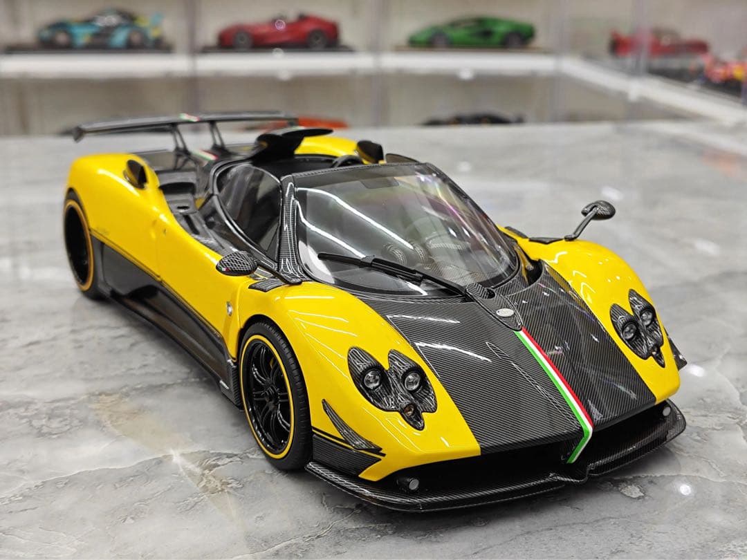 新発売 ！全開閉！Almost Real 1/18 パガーニ ゾンダ ミニカー