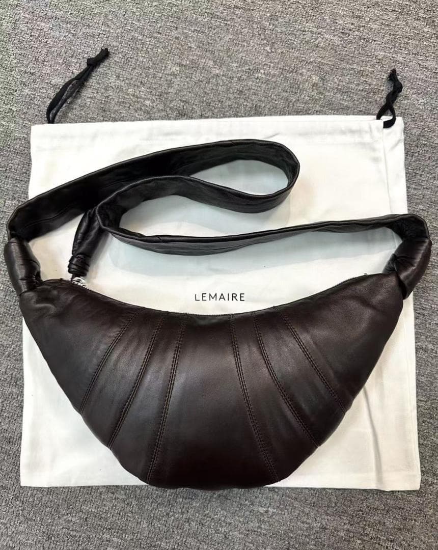 早い者勝ち！ブラックレザーショルダーバッグ