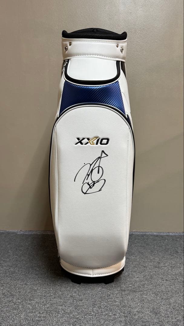 ★新品未使用★安田祐香サイン入り★ XXIOゼクシオ　キャディバッグ