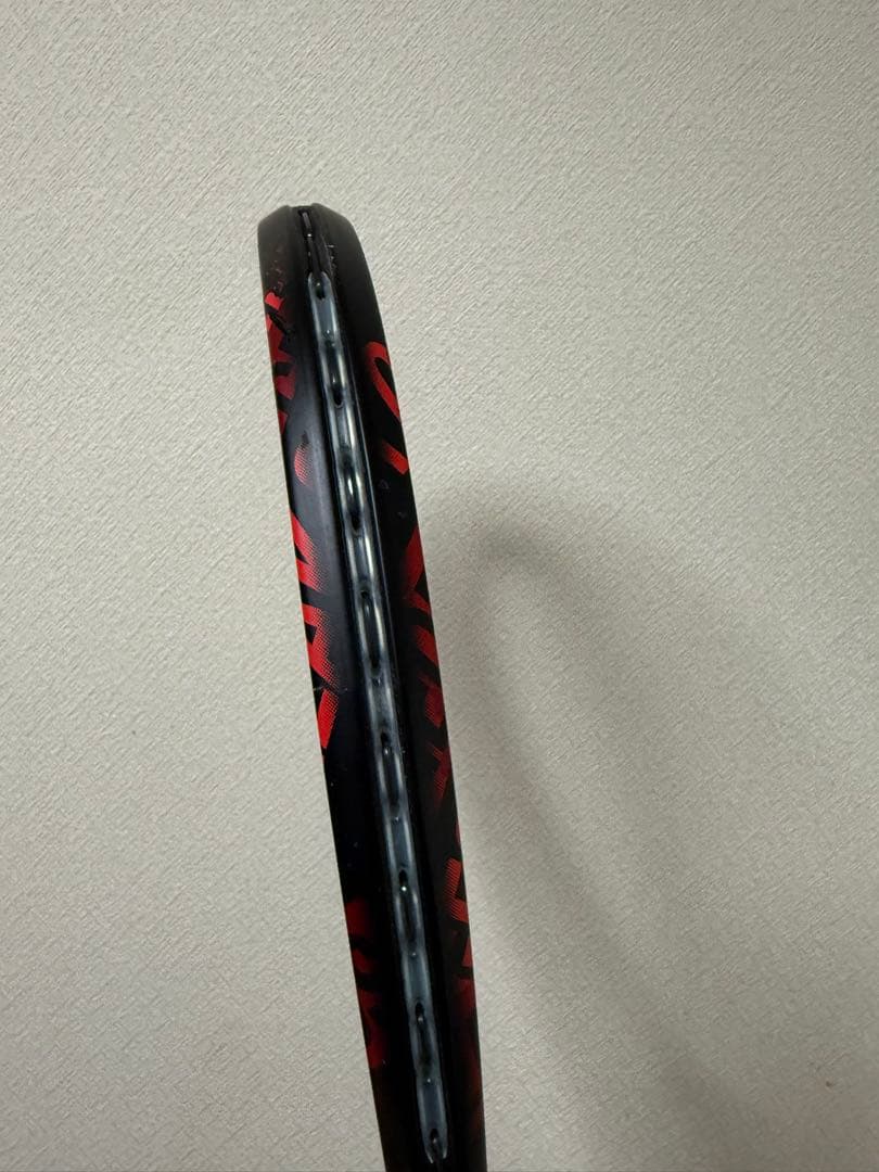 テニスラケット 黒/赤 薄型フレーム　ジオブレイク80s