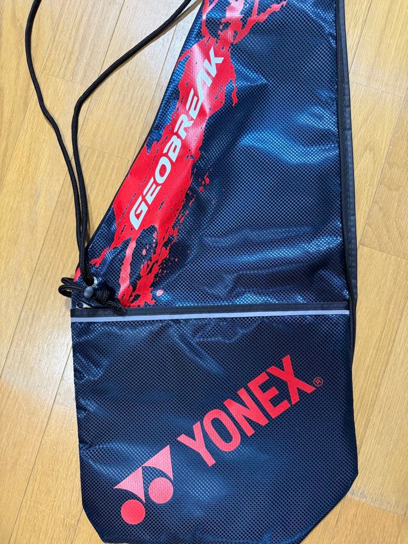 テニスラケット 黒/赤 薄型フレーム　ジオブレイク80s