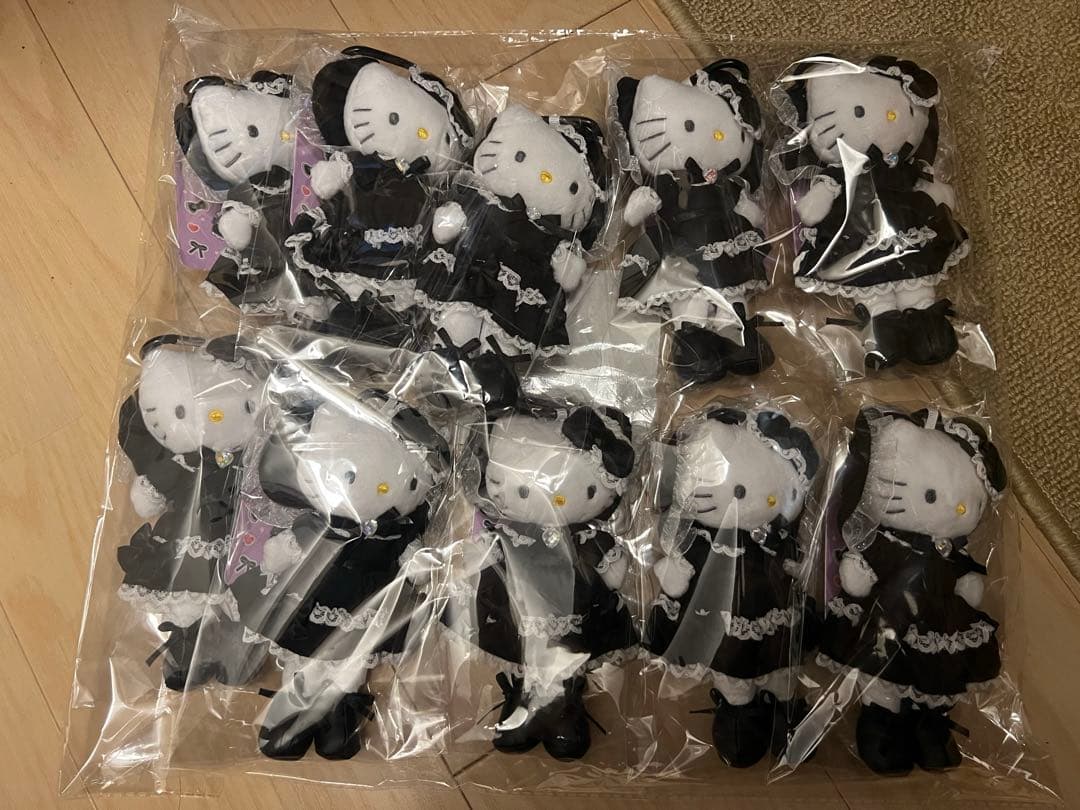 ハローキティ 黒いドレス ぬいぐるみキーホルダー 10個セット